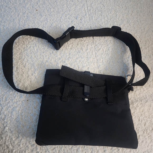 NWOT PETSAFE TREAT POUCH SPORT DURABLE, DOG TRAINING ACCESSORY, BL…      c - Picture 8 of 13